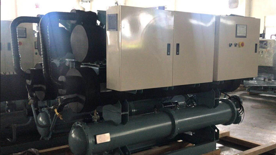 Industrial screw chiller