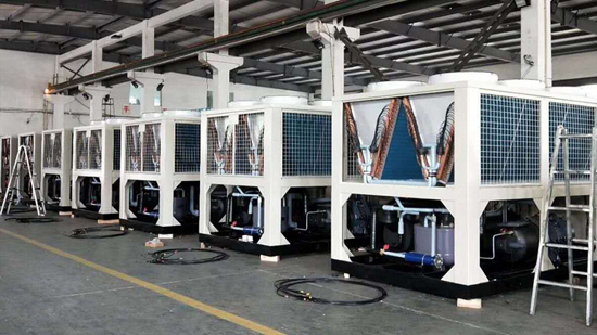 Air-cooled screw chiller